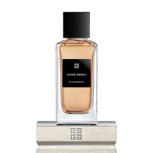 View 1 - Sans Merci - An assertive, uncompromising trail exuding an addictive sensuality. GIVENCHY - 100 ML - P031231