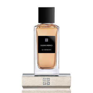 View 1 - Sans Merci - An assertive, uncompromising trail exuding an addictive sensuality. GIVENCHY - 100 ML - P031231