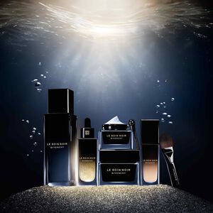 View 5 - LE SOIN NOIR MICRO-CONCENTRÉ - The ultimate anti-aging Serum for more luminous and even skin. GIVENCHY - 30 ML - P056396