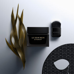 View 4 - LE SOIN NOIR LACE MASK - The Firming Lace Mask infused with vital seaweed and marine ferment extract for a strengthening and lifting effect.​ GIVENCHY - 50 ML - P000129