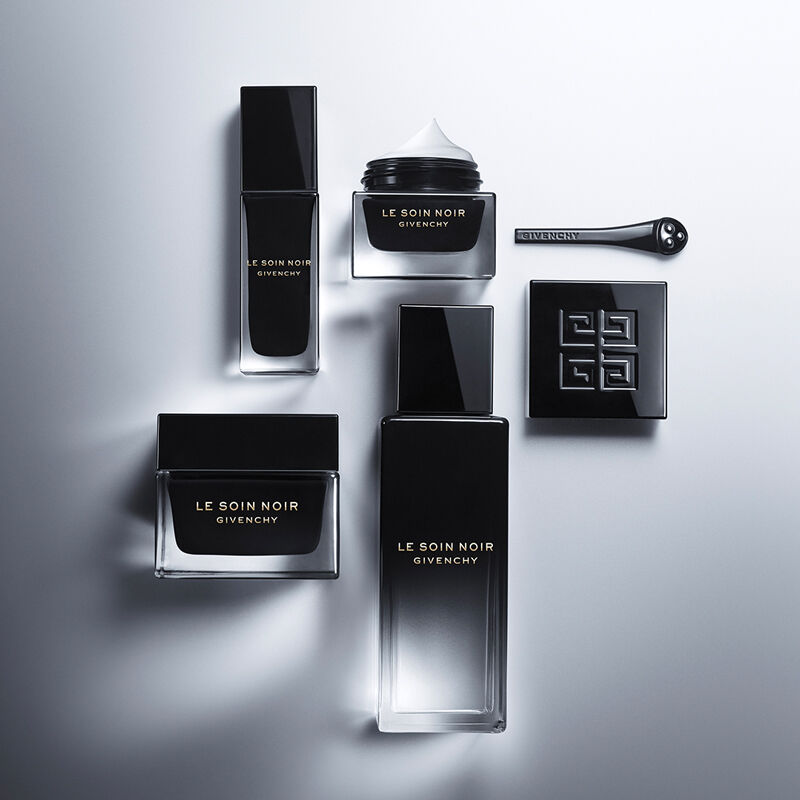 半額以下! 新品 未使用 GIVENCHY ソワン ノワール セラム N-