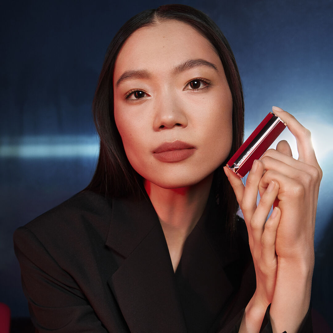 Le Rouge Deep Velvet Matte Lipstick Powdery matte lipstick
