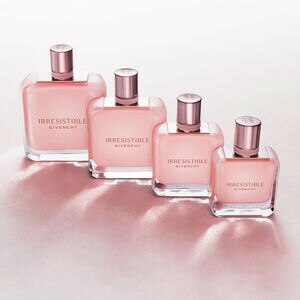 View 4 - IRRESISTIBLE ROSE VELVET - The delicate contrast between the note of a velvety rose and warm patchouli. GIVENCHY - 80 ML - P036772