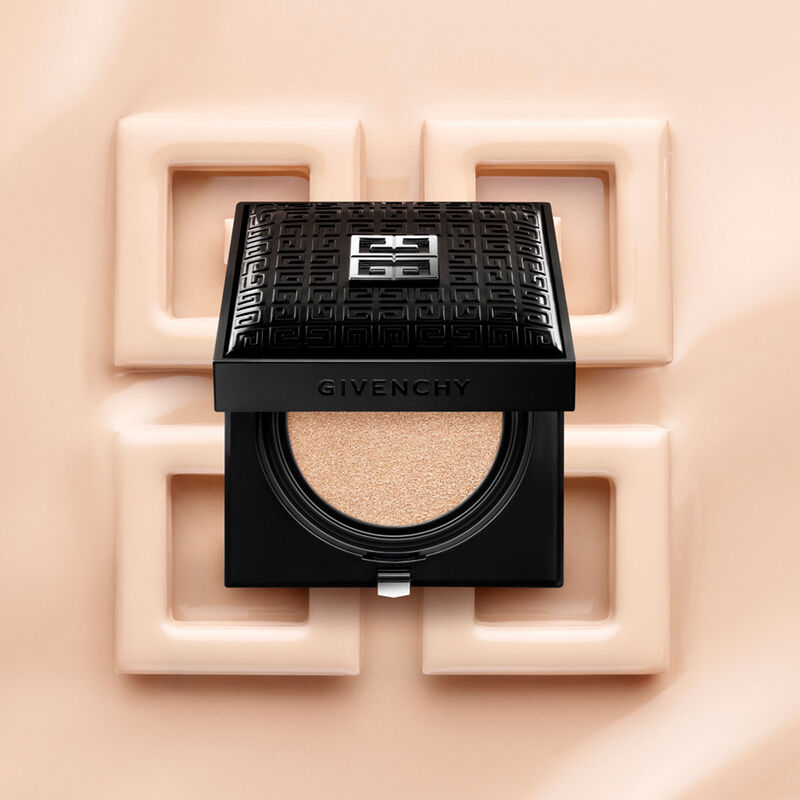 Prisme Libre Skin Caring Glow Cushion: Cushion Foundation - n4
