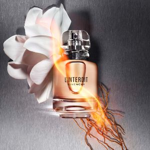 Vue 4 - L'INTERDIT - Une fleur blanche traversée d’un accord boisé sombre. GIVENCHY - 125 ML - P069393