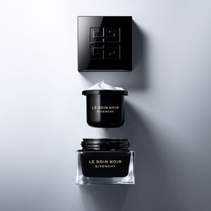 View 5 - Le Soin Noir - The 96% of natural ingredients<sup>6</sup> formula infused with Vital Algae for velvety comfort and optimal correction​. GIVENCHY - 50 ML - P056225
