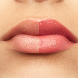 Ansicht 5 - ROSE PERFECTO - Bringen Sie die natürliche Schönheit Ihrer Lippen mit Rose Perfecto zum Vorschein, dem Givenchy Couture-Lippenbalsam, der frische, langlebige Farben mit langanhaltender Feuchtigkeit kombiniert. GIVENCHY - Feeling Nude - P084836