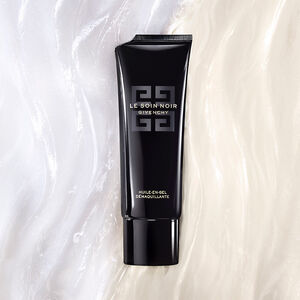 View 3 - DESMAQUILLANTE LE SOIN NOIR - El desmaquillante transformador que elimina todo el maquillaje y las impurezas del día a día para ofrecer una experiencia única. GIVENCHY - 125 ML - P056397