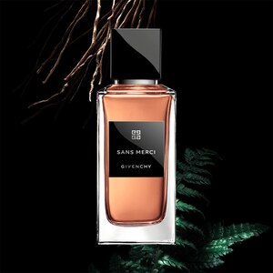 View 4 - Sans Merci - Una estela segura e inflexible que destila una sensualidad adictiva. GIVENCHY - 100 ML - P031231