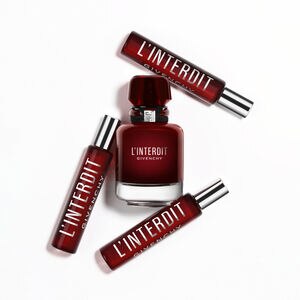 Vue 5 - L'INTERDIT ROUGE ROLL ON - Une fleur charnelle embrasée d’un accord épicée rouge. GIVENCHY - 20 ML - P069369