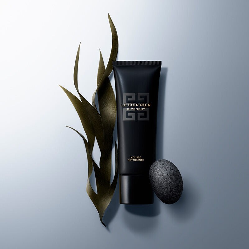 ソワン ノワール ネトワイヤージュ N - 洗顔料 | Givenchy Beauty