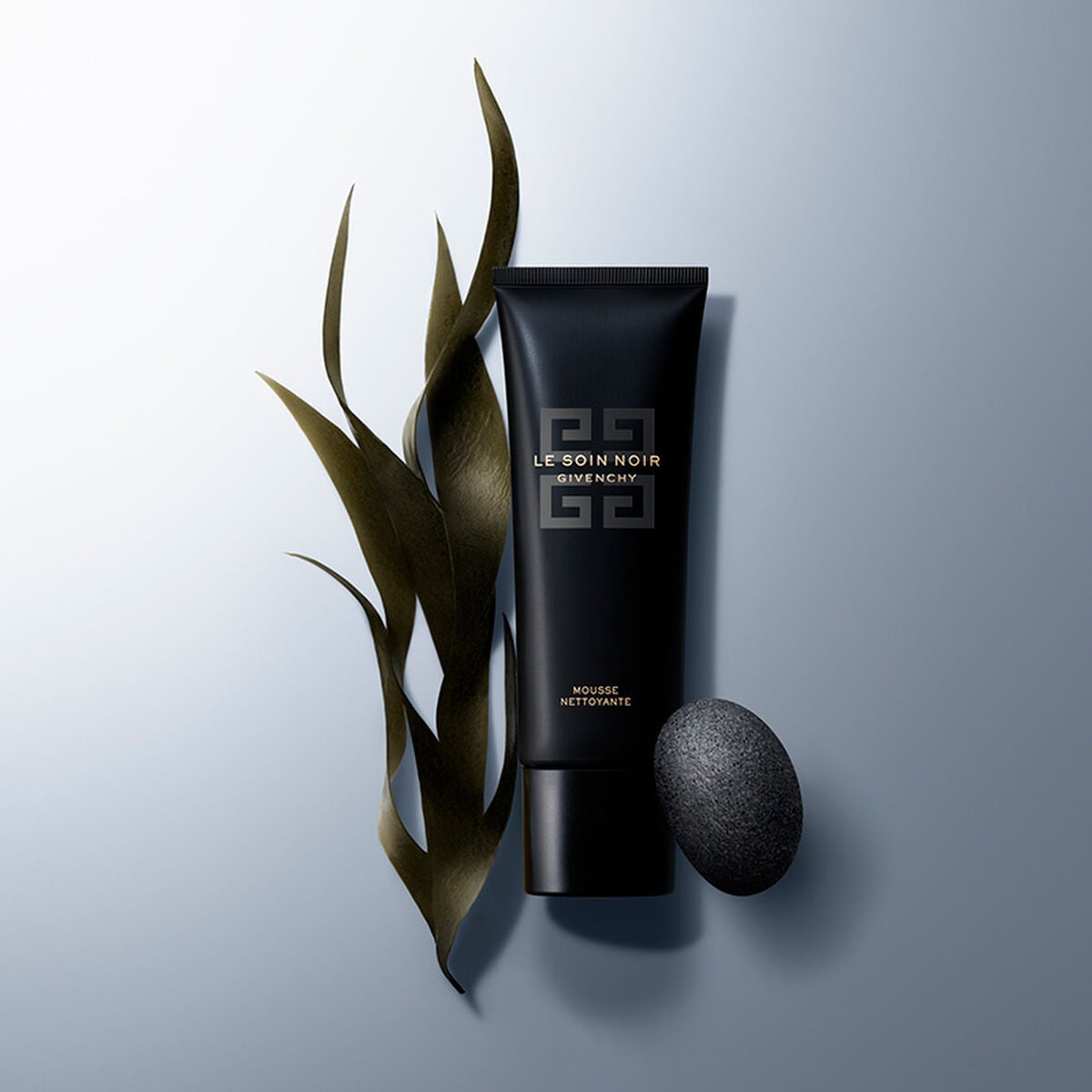 Le Soin Noir Cleanser - Purifying cleansing foam​ | Givenchy Beauty