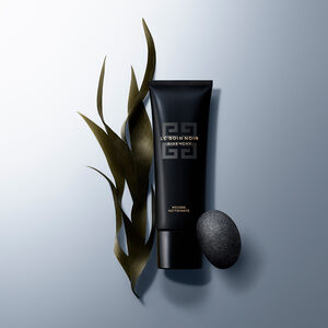 View 3 - LE SOIN NOIR CLEANSER - The transformative cleansing foam that purifies and exfoliates the skin with a Konjac sponge for a gentle cleansing ritual.​ GIVENCHY - 125 ML - P056398