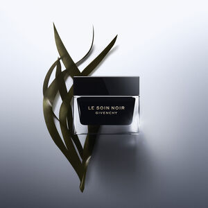 View 6 - LE SOIN NOIR LIGHT CREAM REFILL - The 96% of natural ingredients<sup>6</sup> formula infused with Vital Algae for velvety comfort and optimal correction​. GIVENCHY - 50 ML - P056225