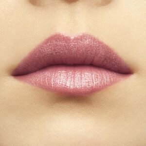 Ansicht 4 - ROSE PERFECTO – LIMITIERTE EDITION - Bringen Sie die natürliche Schönheit Ihrer Lippen mit Rose Perfecto zum Vorschein, dem Givenchy Couture-Lippenbalsam, der frische, langlebige Farben mit langanhaltender Feuchtigkeit kombiniert. GIVENCHY - IRRIDESCENT PINK - P000187