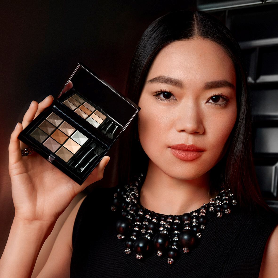 Le 9 De Givenchy - High-pigmentation & multi-finish