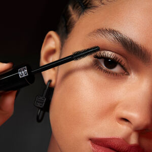 View 8 - L'INTERDIT COUTURE VOLUME - The new Givenchy L'Interdit Mascara Couture Volume instantly intensifies your eyes with the most sophisticated volume, with 24-hour-wear² and lash care. GIVENCHY - 8 G - P000160
