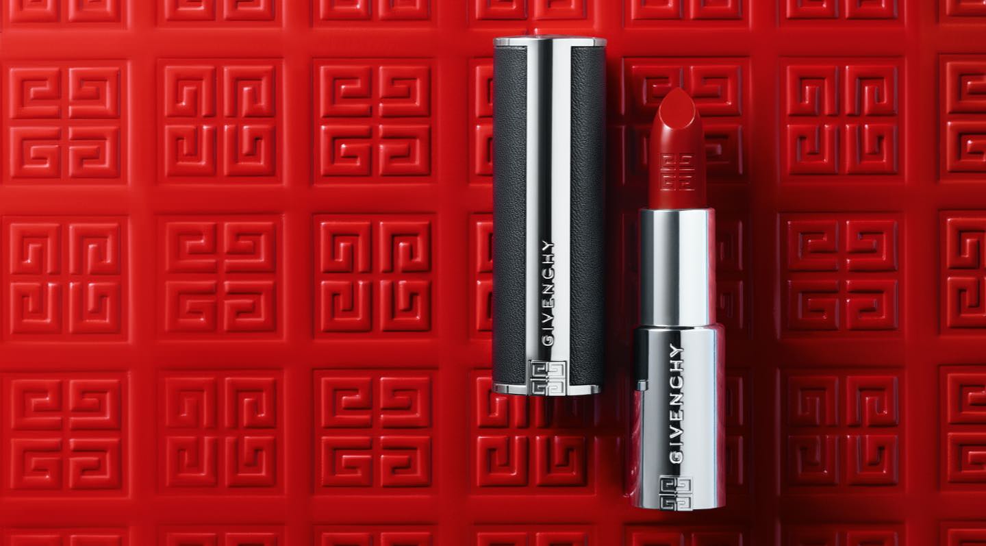 An ultra Sensorial Texture by Givenchy