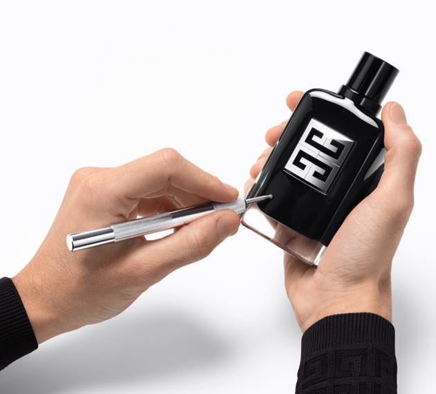 Engrave your bottle by Givenchy
