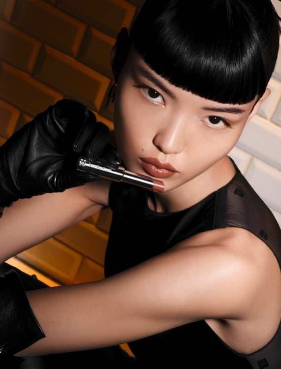 Givenchy Signature Look Raffiniert