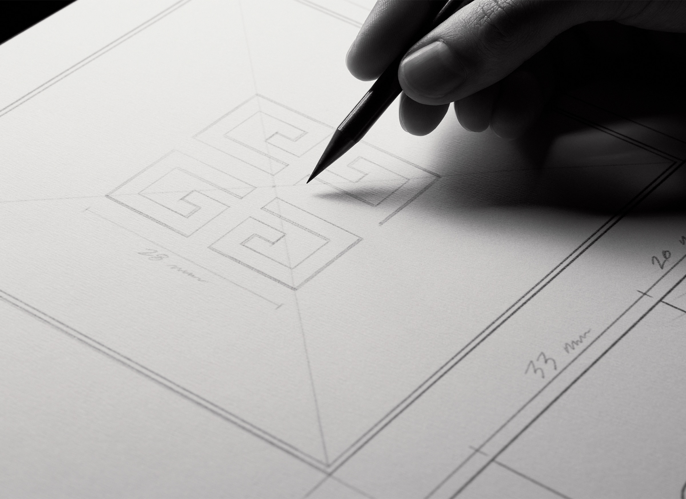 Le soin noir: a luxurious design