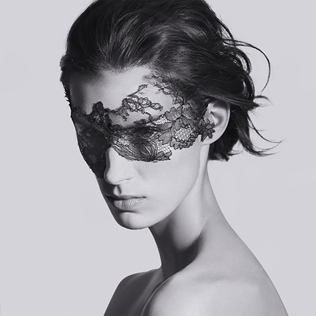 Le soin noir: intensely revitalizing skincare