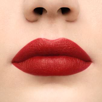 Lèvres signature, rouge à lèvres Le Rouge Interdit Intense Silk