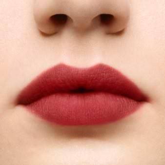 Lèvres signature, rouge à lèvres Le Rouge Sheer Velvet