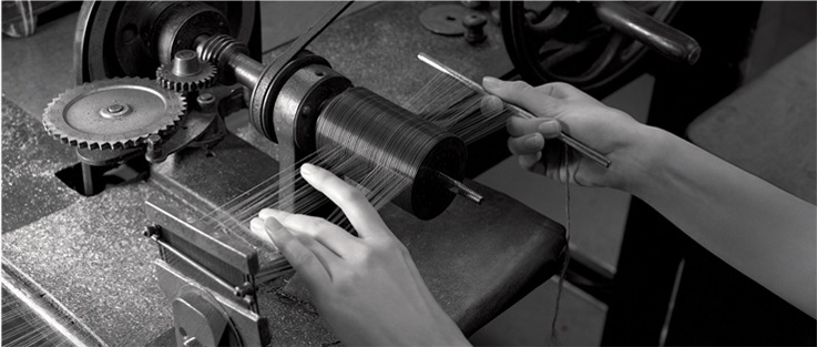 Le soin noir: calais lace making know-how