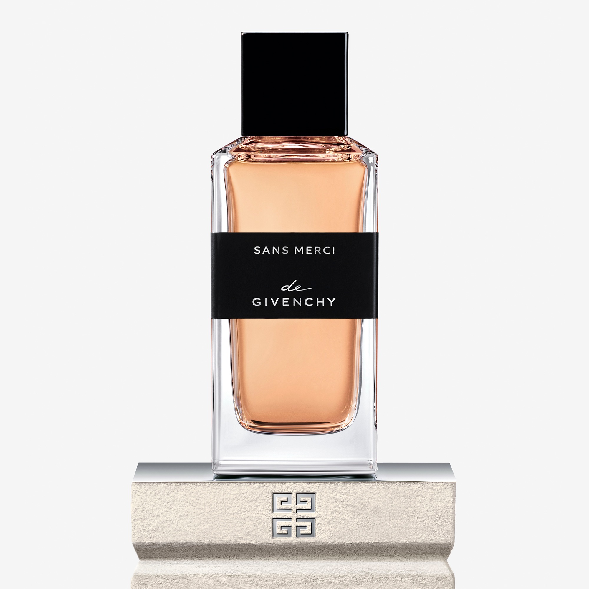 Sans merci. Духи Givenchy Trouble fete. Парфюмерная вода enflamme de Givenchy, 100 мл. Sans merci de Givenchy, 100 мл. Private Desire Parfum Paris.